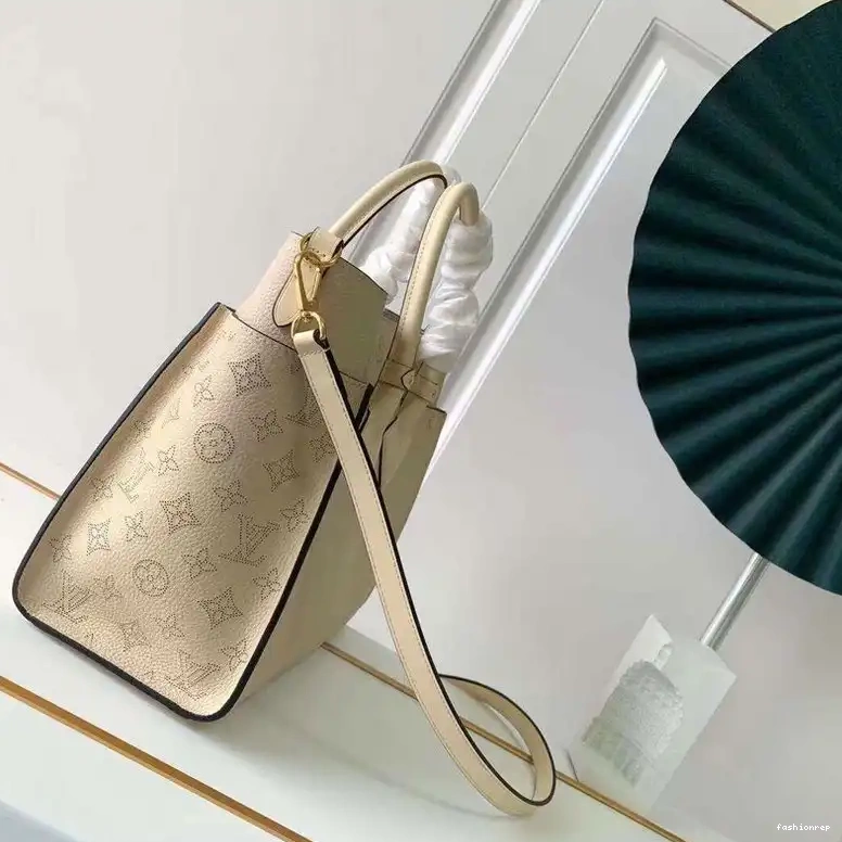 Fashionrepsfam ru LV 2109YA0212 Bag 0612